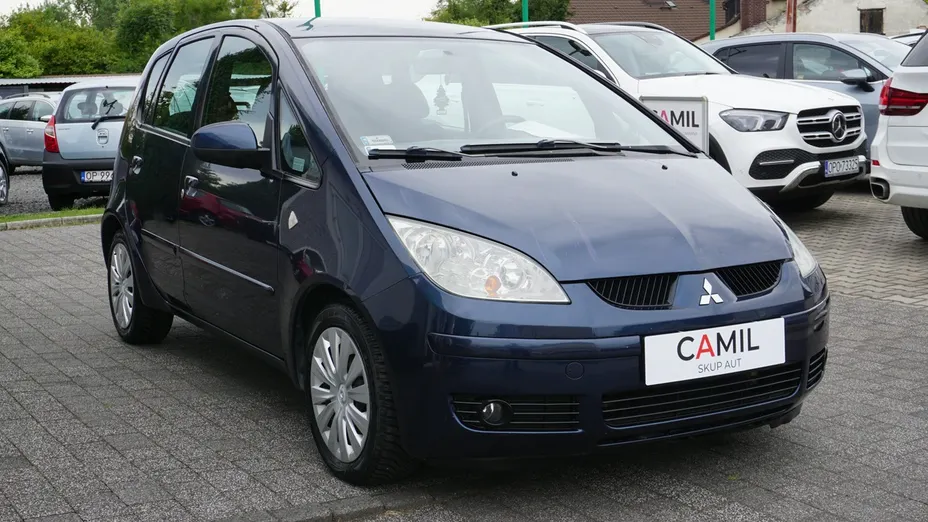 MITSUBISHI Colt -