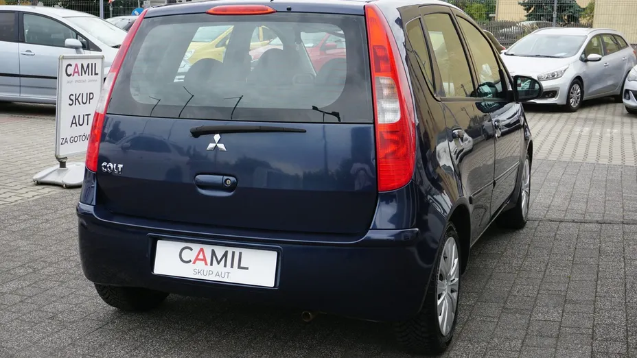 MITSUBISHI Colt -
