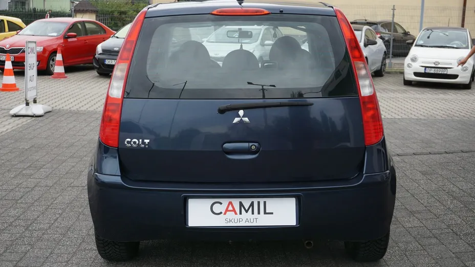 MITSUBISHI Colt -