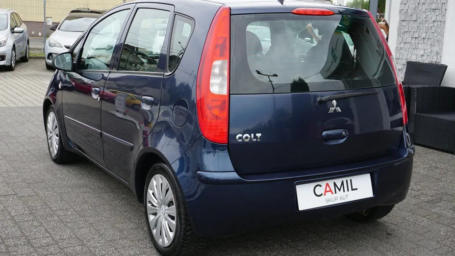 MITSUBISHI Colt -