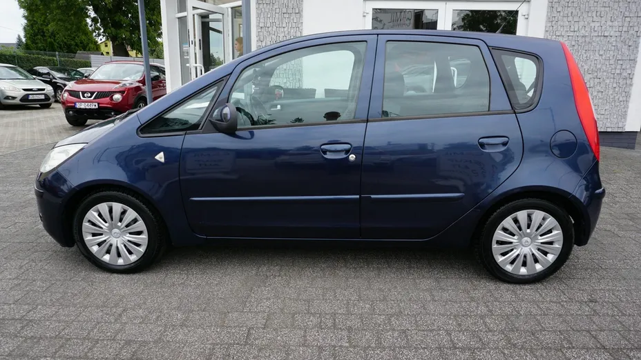 MITSUBISHI Colt -