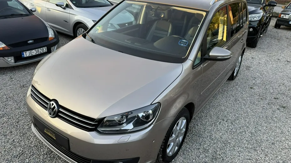 VOLKSWAGEN Touran -