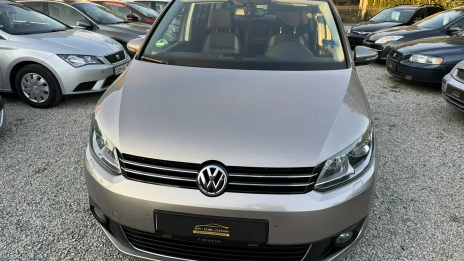 VOLKSWAGEN Touran -