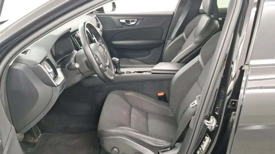 VOLVO V60 -