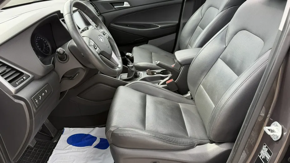 HYUNDAI Tucson -