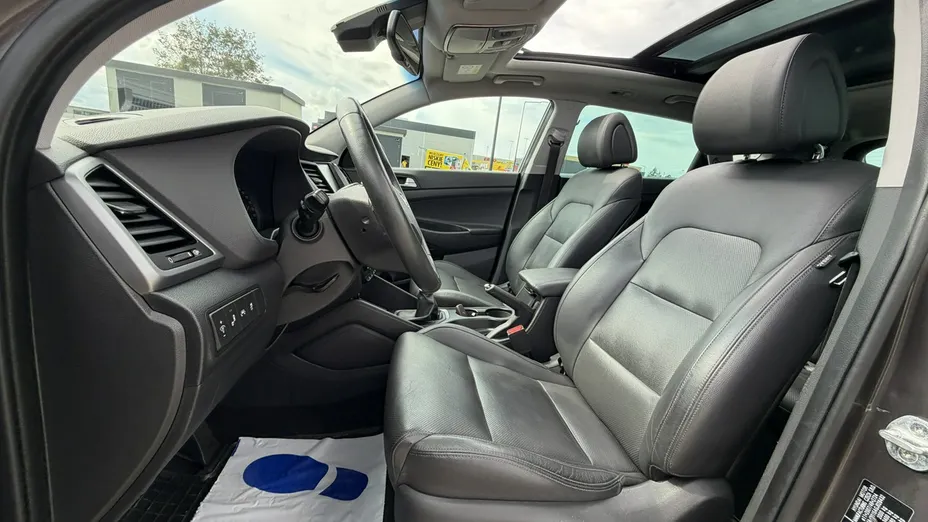 HYUNDAI Tucson -