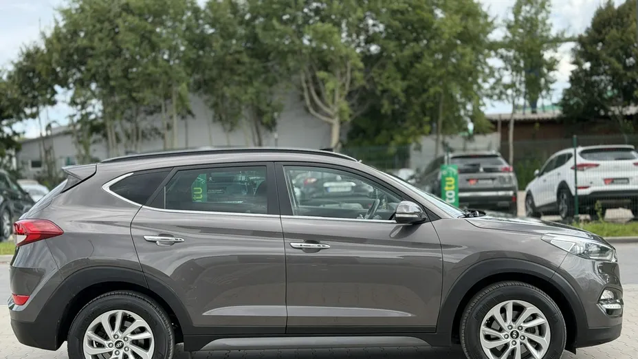 HYUNDAI Tucson -