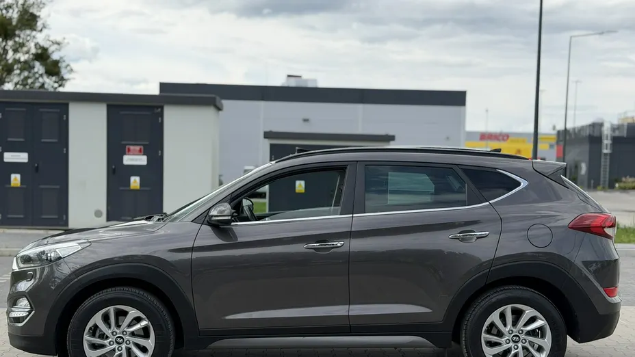 HYUNDAI Tucson -