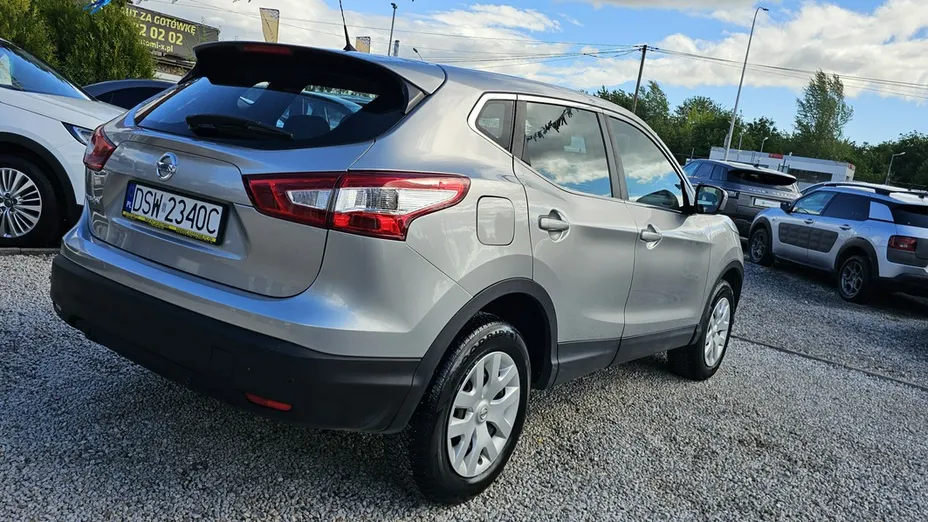 NISSAN Qashqai -