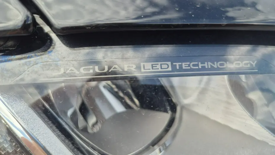 JAGUAR XF -