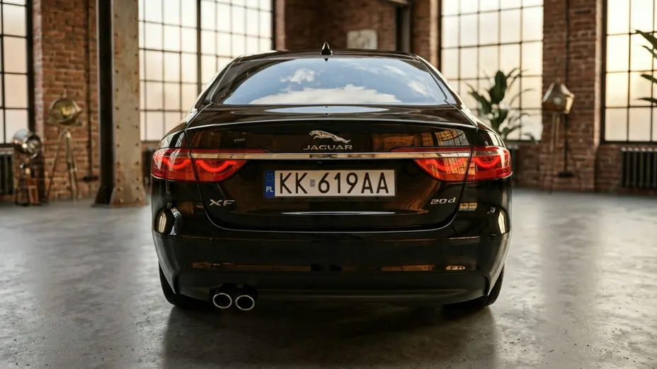 JAGUAR XF -
