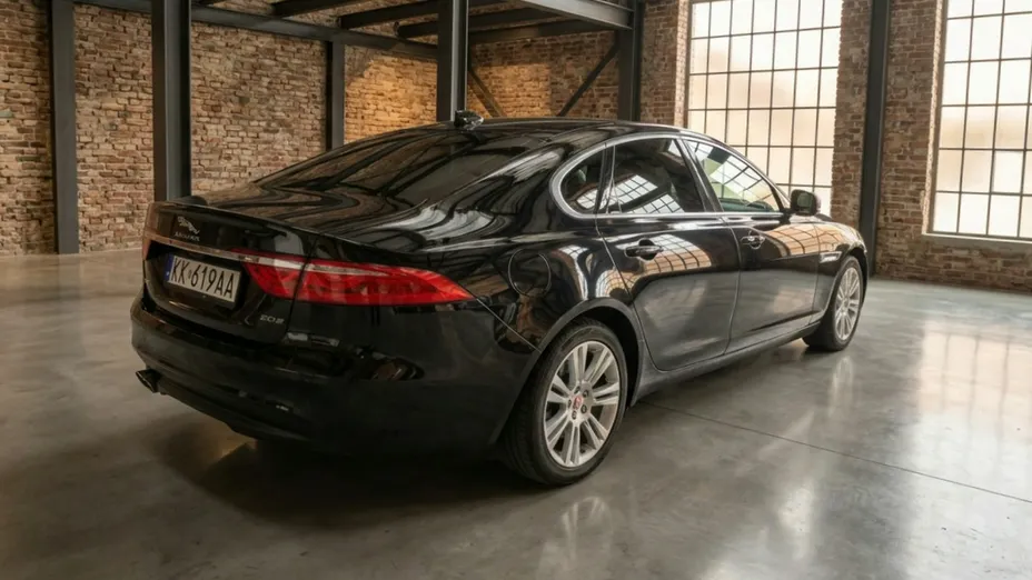 JAGUAR XF -