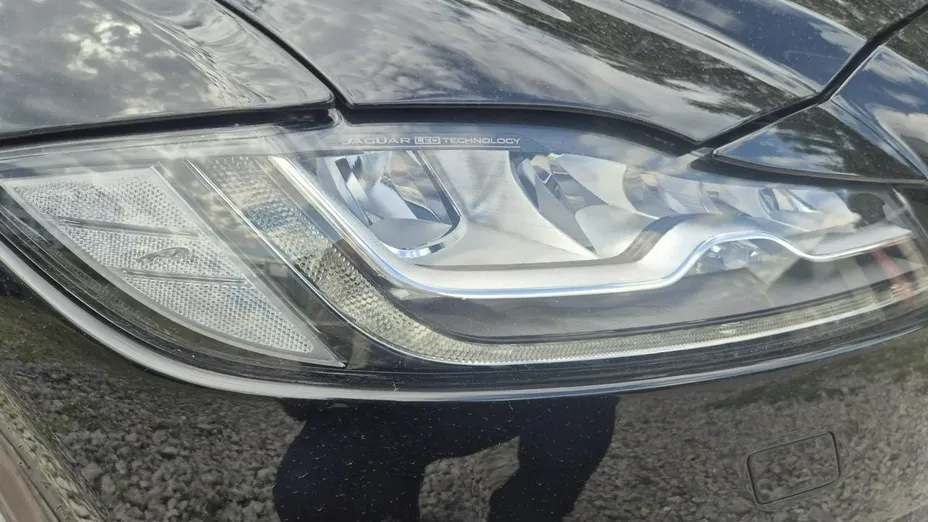 JAGUAR XF -