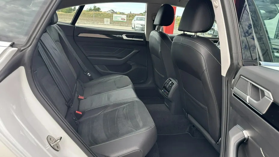 VOLKSWAGEN Arteon -