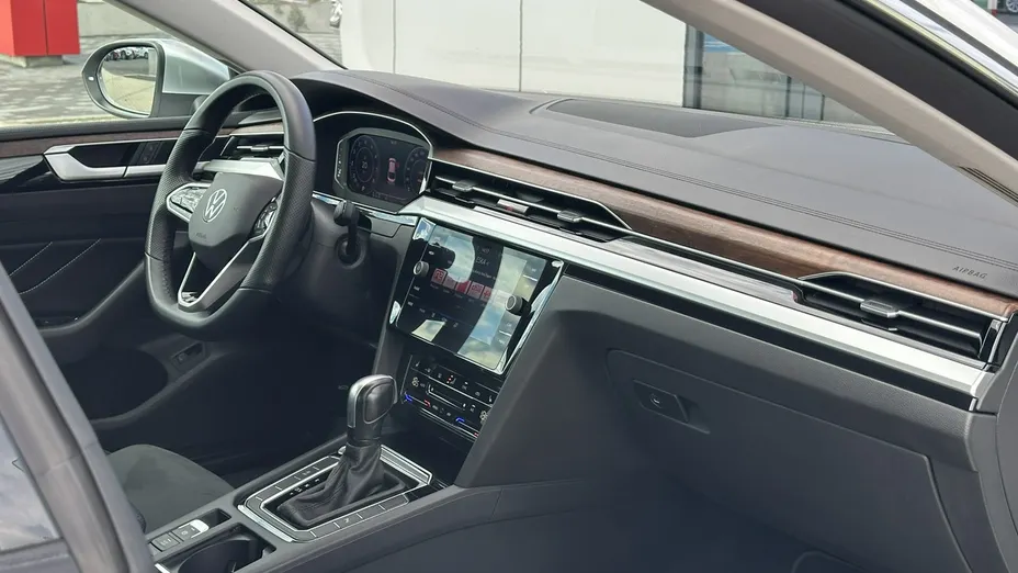 VOLKSWAGEN Arteon -