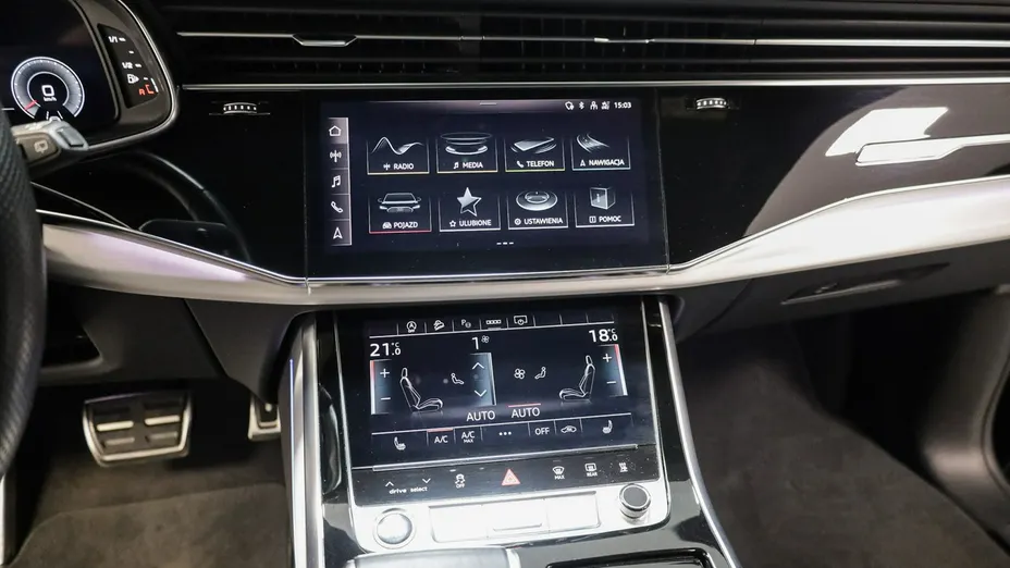 AUDI Q8 -