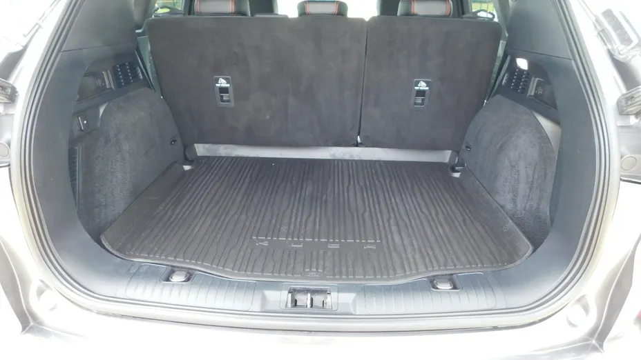 FORD Kuga -