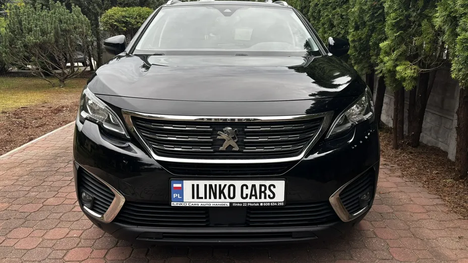 PEUGEOT 5008 -