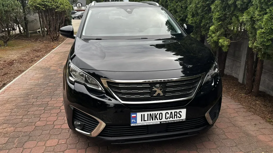PEUGEOT 5008 -