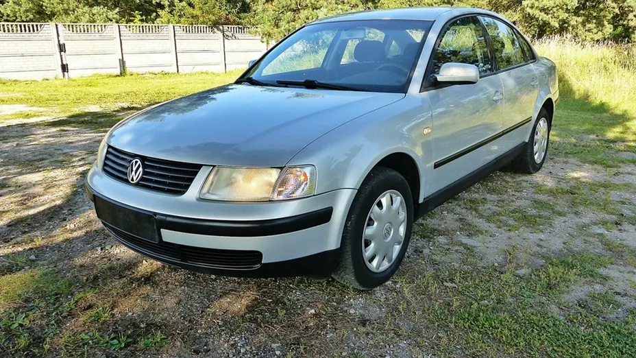 VOLKSWAGEN Passat -