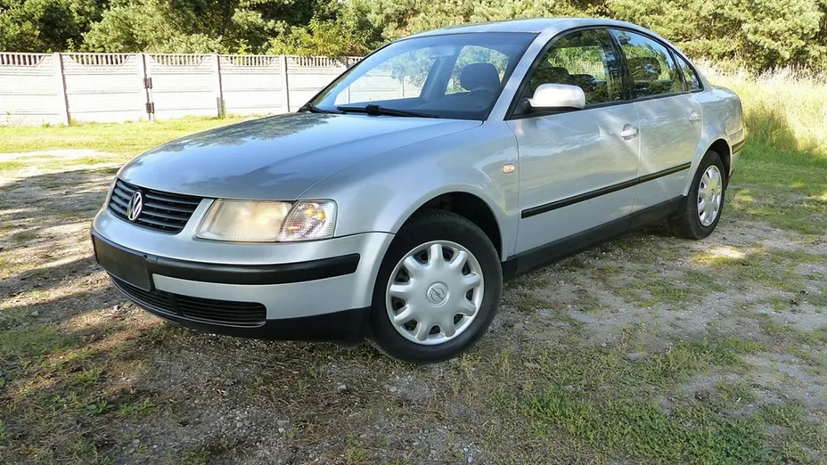 VOLKSWAGEN Passat -