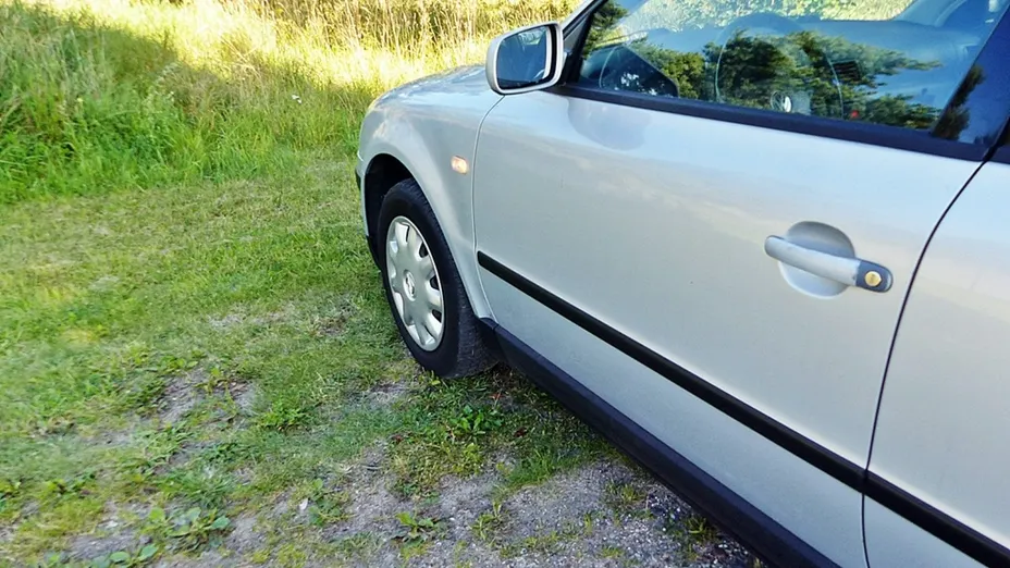 VOLKSWAGEN Passat -