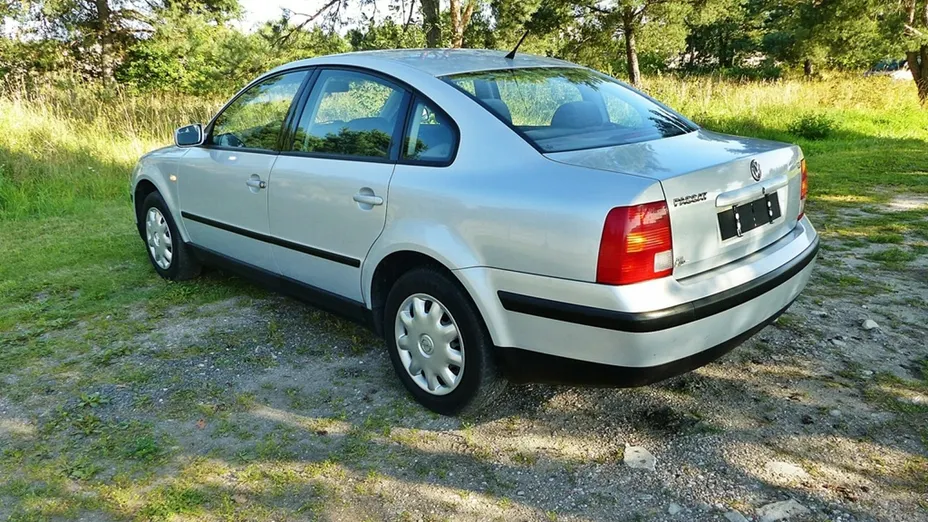 VOLKSWAGEN Passat -