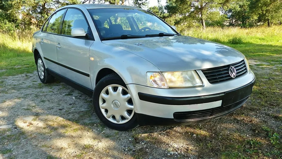 VOLKSWAGEN Passat -
