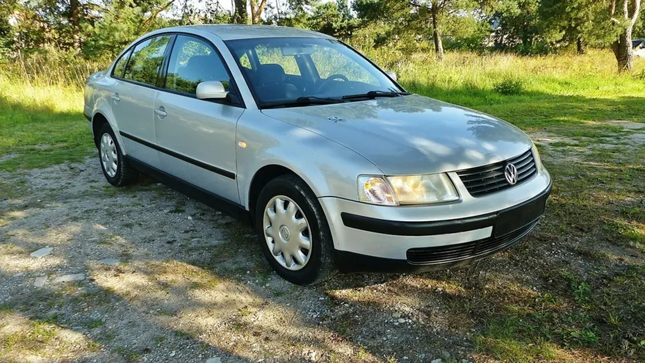 VOLKSWAGEN Passat -