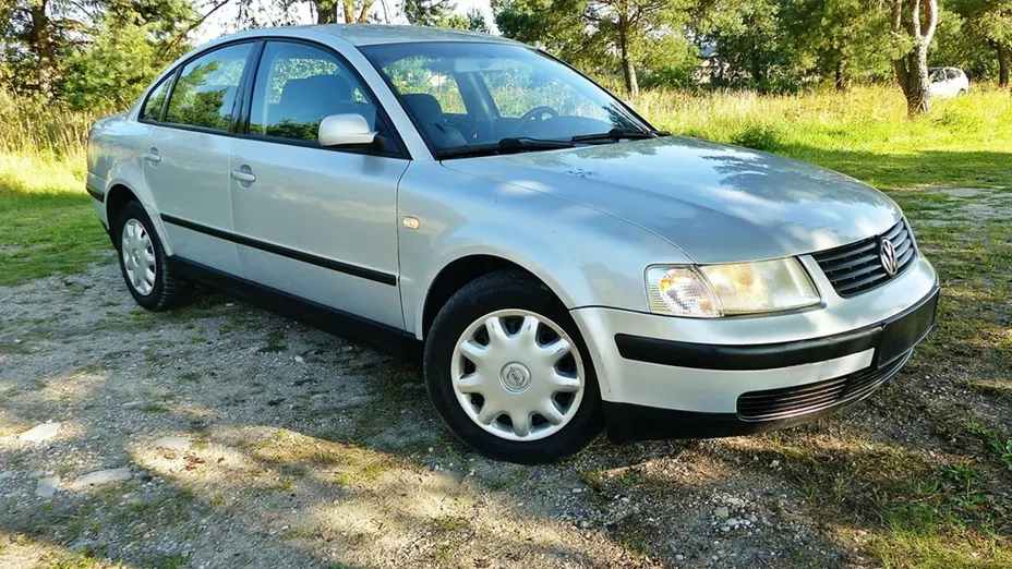 VOLKSWAGEN Passat -