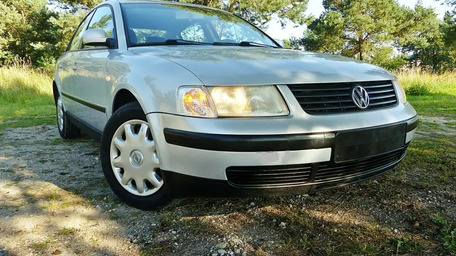 VOLKSWAGEN Passat -