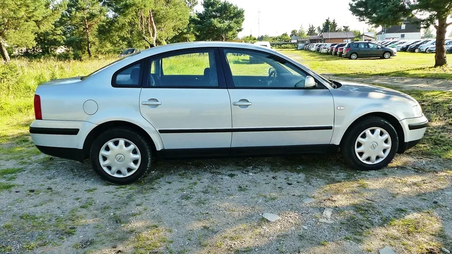 VOLKSWAGEN Passat -