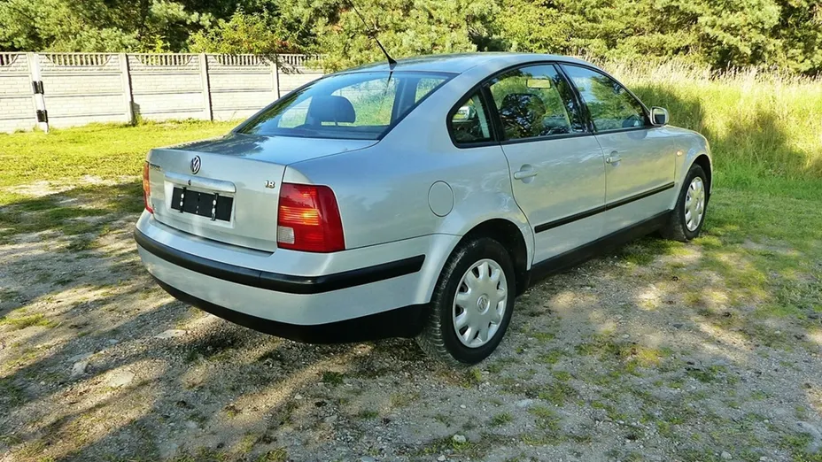VOLKSWAGEN Passat -