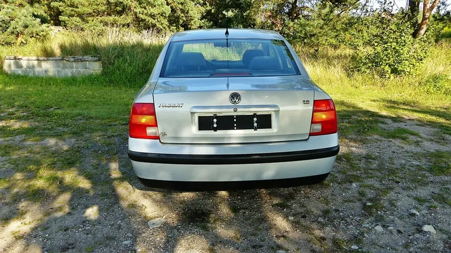 VOLKSWAGEN Passat -
