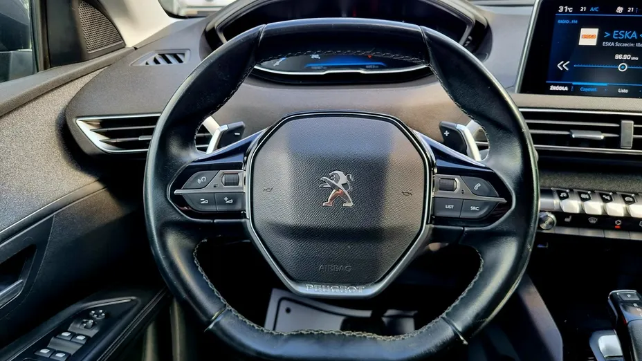 PEUGEOT 5008 -