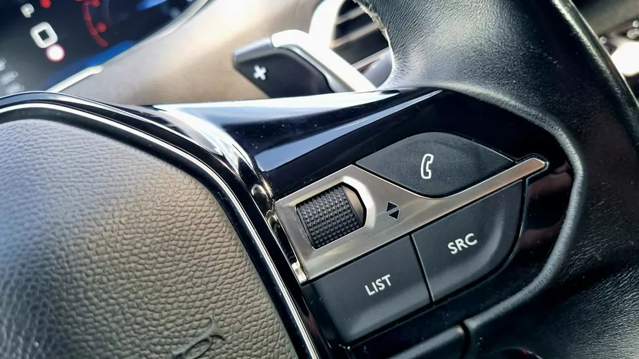PEUGEOT 5008 -