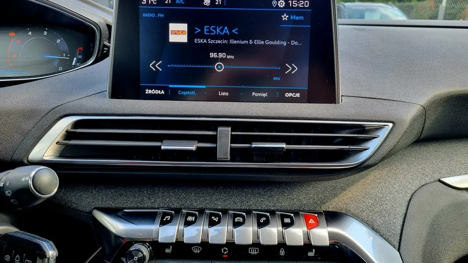 PEUGEOT 5008 -