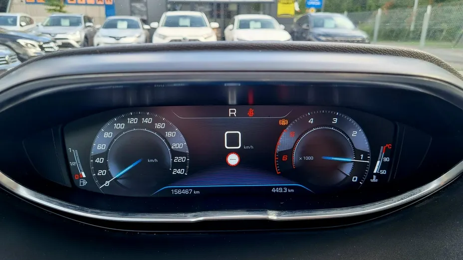 PEUGEOT 5008 -