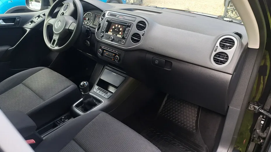 VOLKSWAGEN Tiguan -