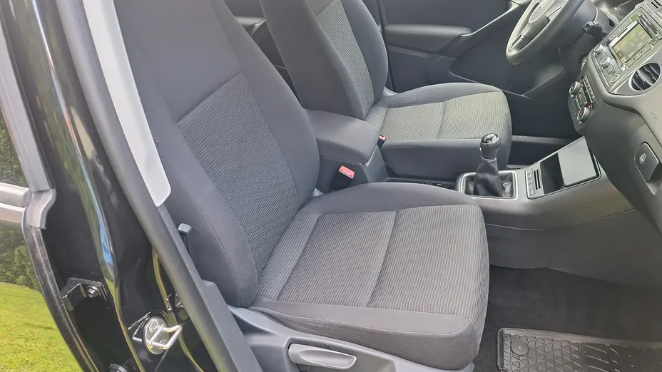 VOLKSWAGEN Tiguan -
