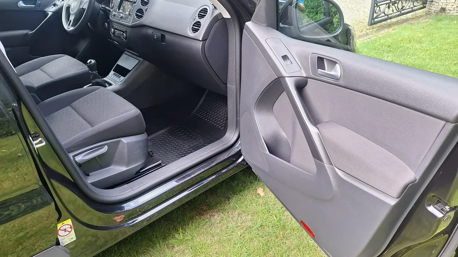 VOLKSWAGEN Tiguan -