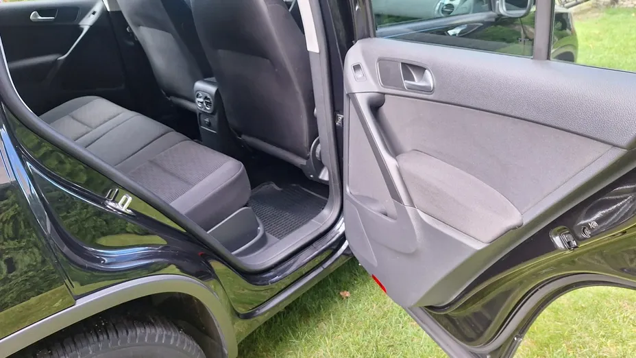 VOLKSWAGEN Tiguan -