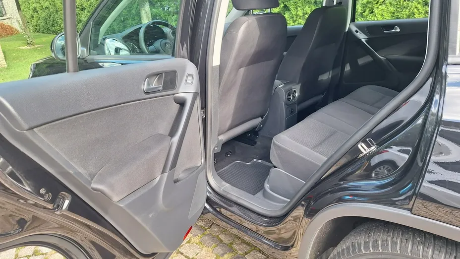 VOLKSWAGEN Tiguan -