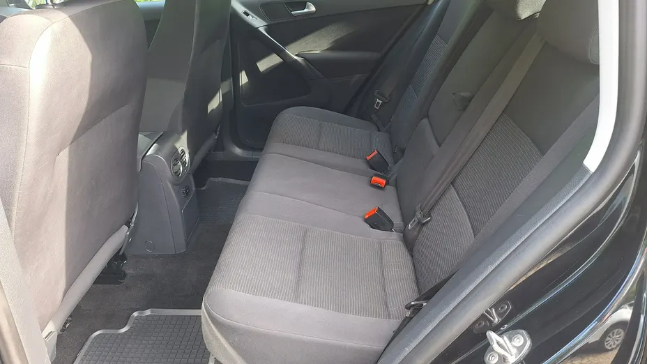 VOLKSWAGEN Tiguan -