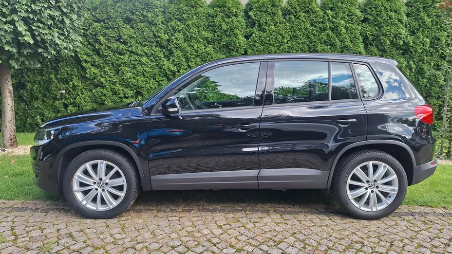 VOLKSWAGEN Tiguan -