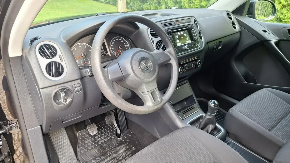VOLKSWAGEN Tiguan -