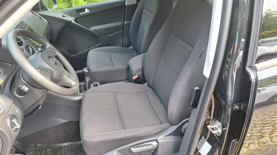 VOLKSWAGEN Tiguan -