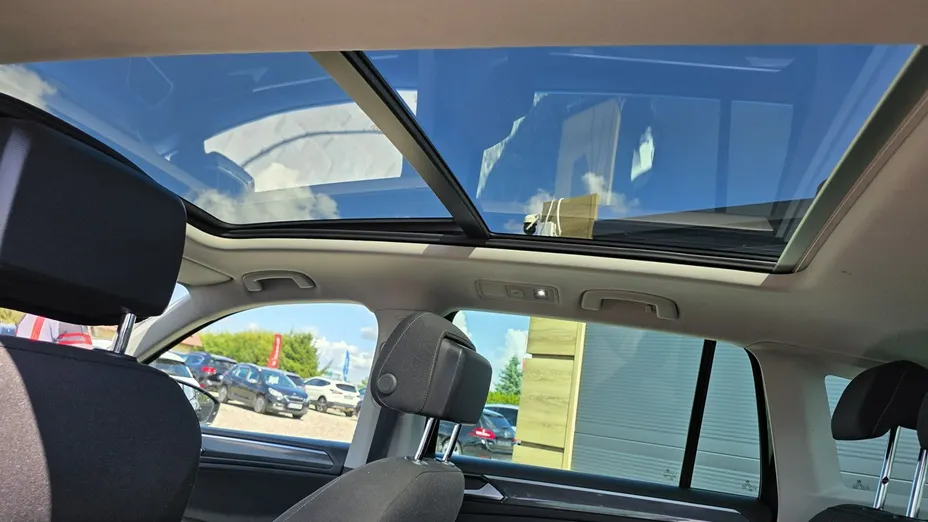 VOLKSWAGEN Tiguan -