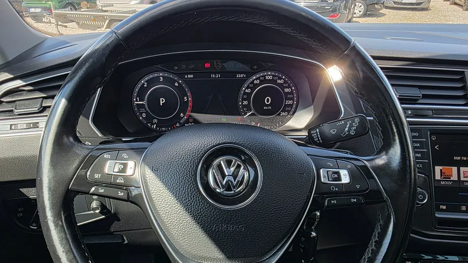 VOLKSWAGEN Tiguan -