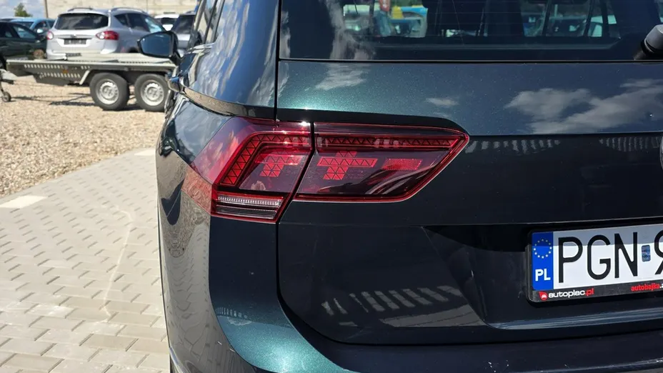 VOLKSWAGEN Tiguan -